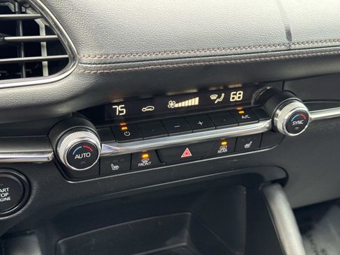 Used 2023 MAZDA MAZDA3 s image 22