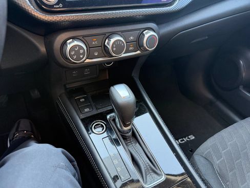 Certified 2023 Nissan Kicks SV FWD image 22
