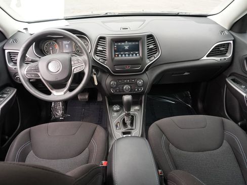 Used 2019 Jeep Cherokee Latitude w/ Popular Appearance Group AWD/4WD image 26