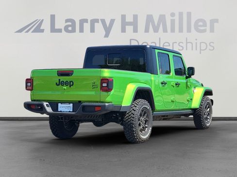 New 2025 Jeep Gladiator Willys image 5