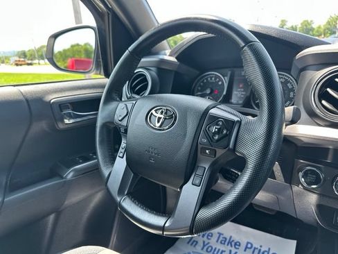 Used 2022 Toyota Tacoma TRD Sport w/ Technology Package AWD/4WD image 28