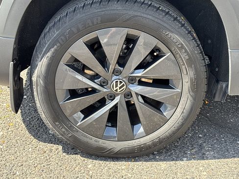 Used 2023 Volkswagen Taos S image 11