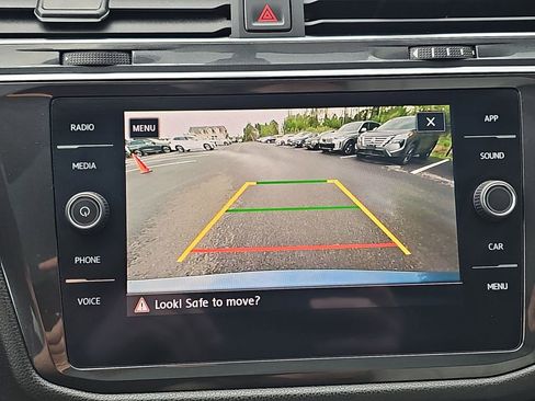 Used 2019 Volkswagen Tiguan SE w/ Panoramic Sunroof Package AWD/4WD image 17