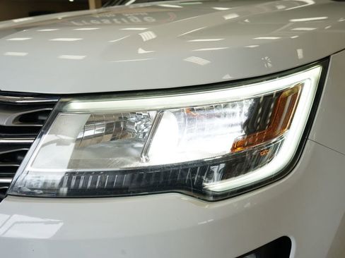 Used 2016 Ford Explorer XLT w/ Equipment Group 202A image 20