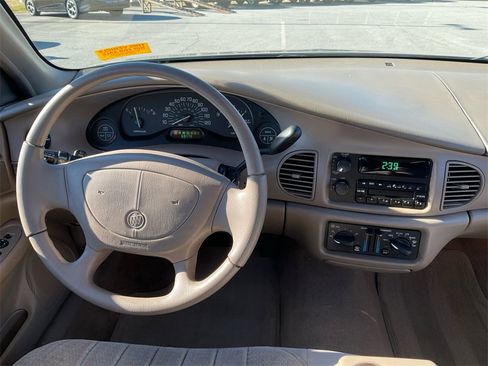 Used 2001 Buick Century Custom image 18