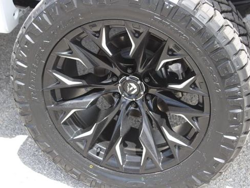 Used 2025 GMC Sierra 1500 Elevation w/ LPO, GMC Protection Package image 28