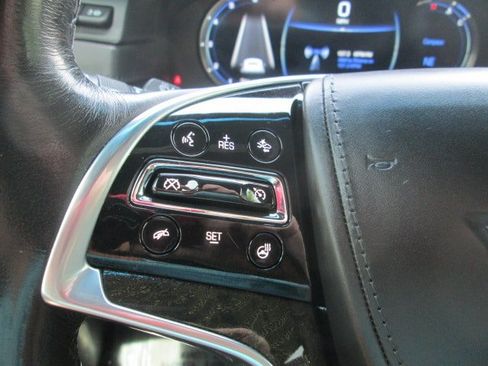 Used 2020 Cadillac Escalade Platinum AWD/4WD image 23