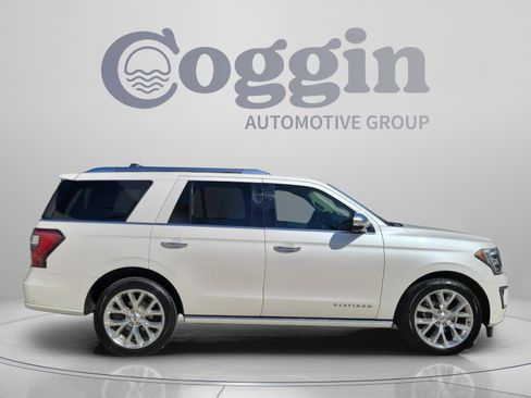 Used 2019 Ford Expedition Platinum RWD image 4