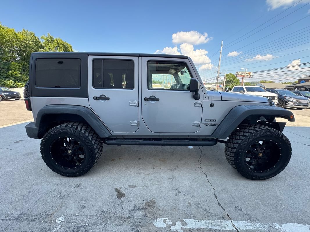 Used 2015 Jeep Wrangler Unlimited Sport w/ Quick Order Package 24S AWD/4WD image 9