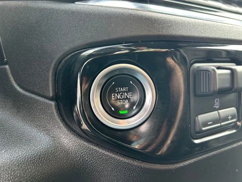 Used 2025 Chevrolet Silverado 3500 LT image 27