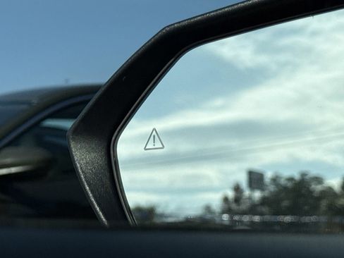 Certified 2025 Hyundai Elantra Sport image 17