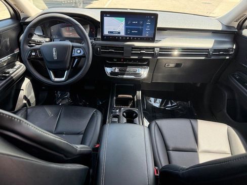 Certified 2024 Lincoln Corsair AWD w/ Equipment Group 101A image 9