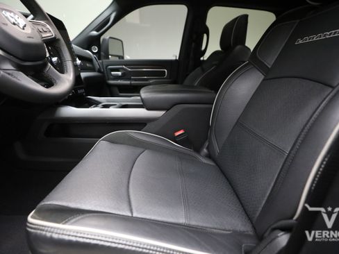 Used 2025 RAM 3500 Laramie AWD/4WD image 10