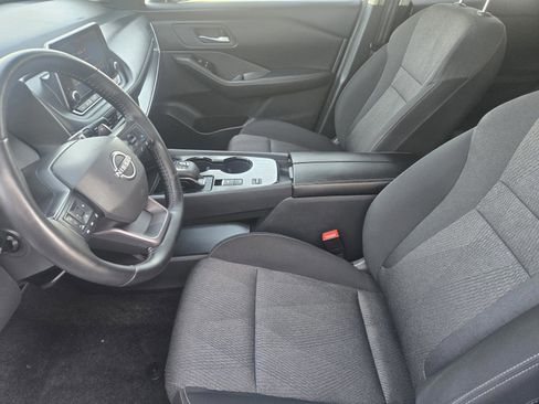 Used 2025 Nissan Rogue SV FWD image 11