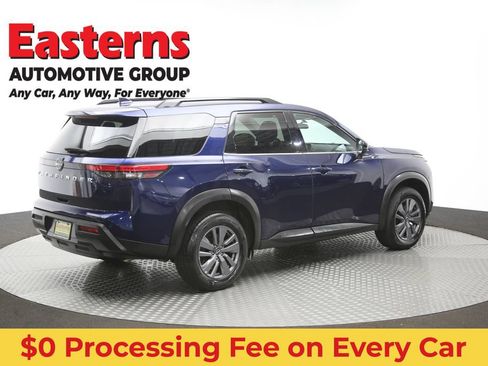 Used 2025 Nissan Pathfinder SV FWD image 41