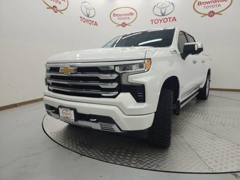 Used 2023 Chevrolet Silverado 1500 High Country w/ High Country Premium Package AWD/4WD image 2
