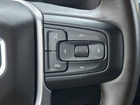 Used 2023 GMC Yukon SLT image 30