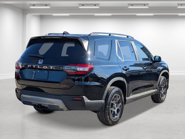 New 2026 Honda Pilot TrailSport image 3