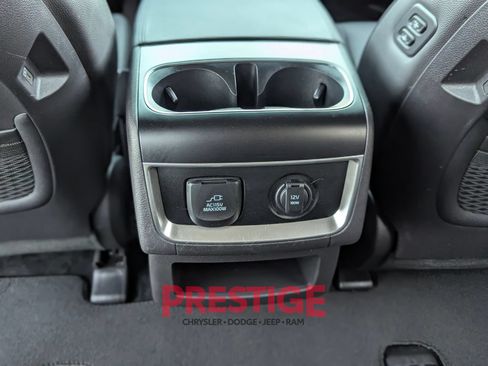 Used 2025 Kia Carnival SX Prestige FWD image 29
