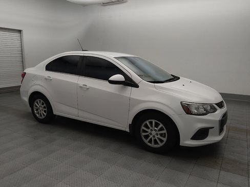 Used 2018 Chevrolet Sonic LT w/ Convenience Package image 11