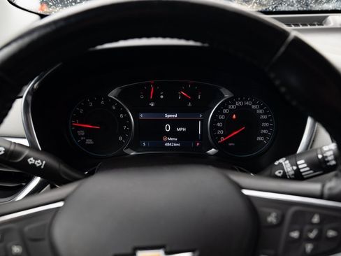 Used 2019 Chevrolet Equinox LT image 12