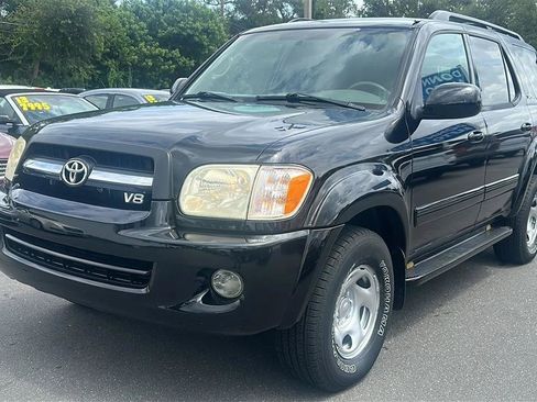 Used 2006 Toyota Sequoia SR5 AWD/4WD image 3