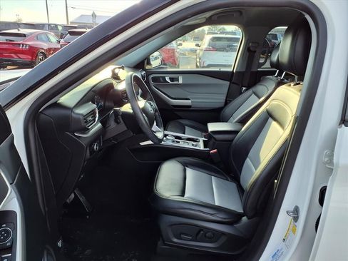 Used 2023 Ford Explorer XLT w/ Equipment Group 202A image 18