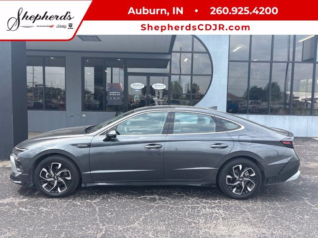 Used 2025 Hyundai Sonata SEL FWD image 1
