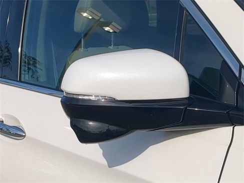 Used 2016 Honda Pilot Touring image 12