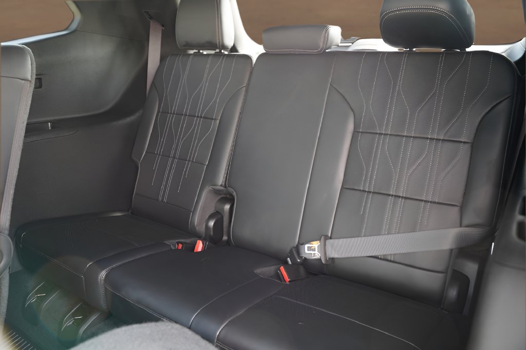Used 2025 Buick Enclave Avenir w/ Super Cruise Package AWD/4WD image 30