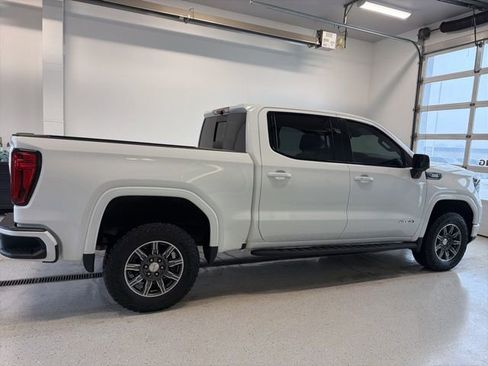 Used 2024 GMC Sierra 1500 AT4 w/ Technology Package image 10