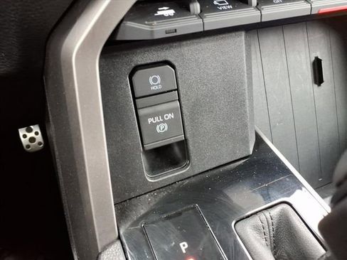 Used 2022 Toyota Tundra SR5 image 31