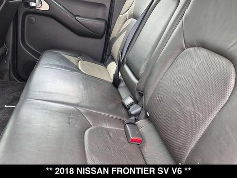 Used 2018 Nissan Frontier PRO-4X AWD/4WD image 3