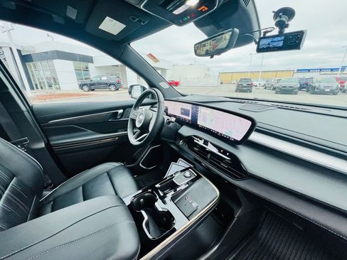 Used 2025 Buick Enclave Avenir w/ Super Cruise Package image 16