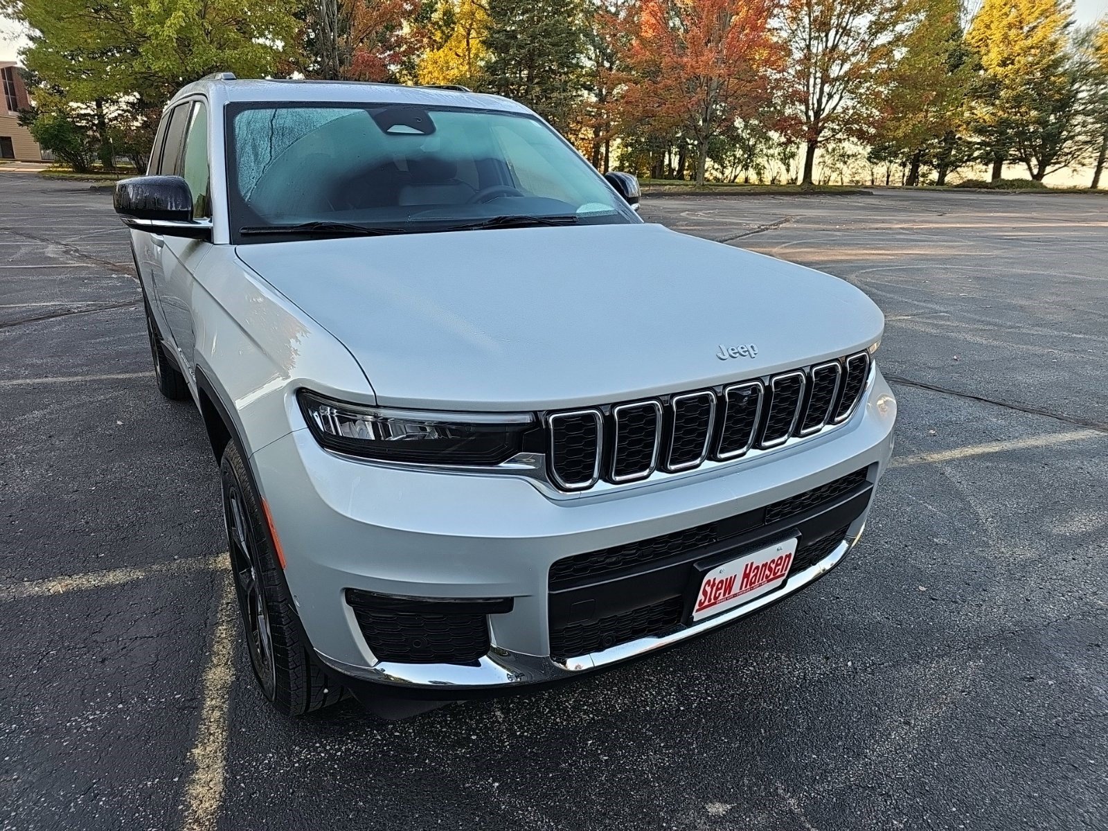 Used 2024 Jeep Grand Cherokee L Limited w/ Luxury Tech Group II AWD/4WD image 8