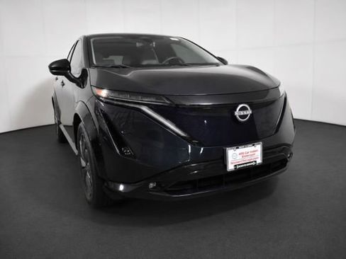 Used 2024 Nissan Ariya AWD image 3