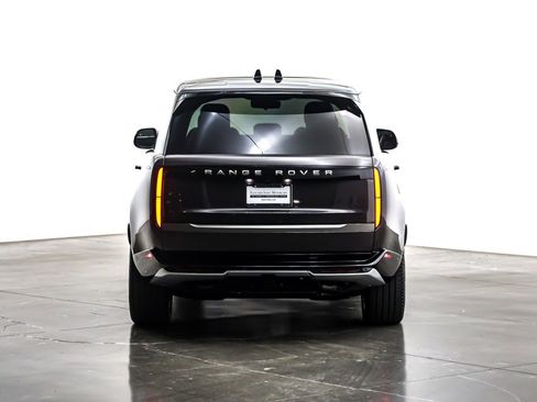 Used 2024 Land Rover Range Rover SE image 5