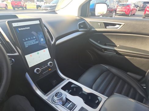 Used 2024 Ford Edge SEL image 14