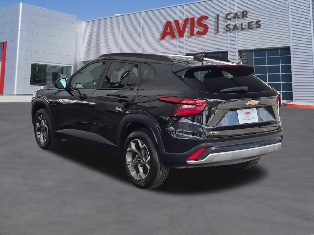 Used 2026 Chevrolet Trax LT FWD image 7