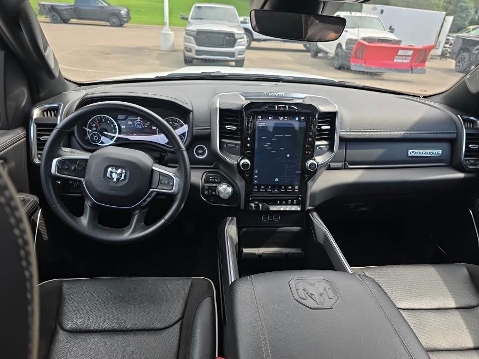 Used 2024 RAM 1500 Laramie AWD/4WD image 9