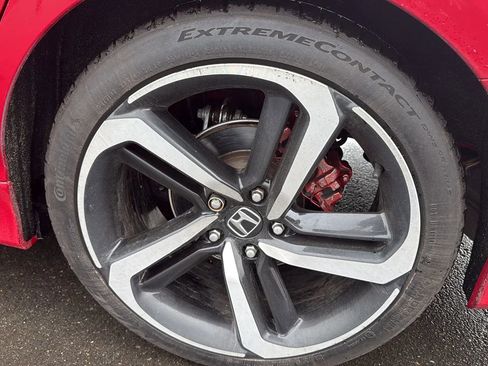 Used 2018 Honda Accord Sport image 14
