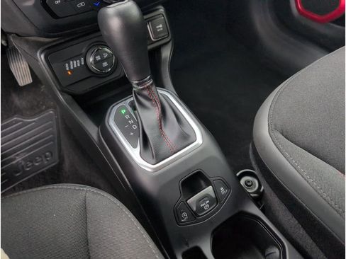 Used 2023 Jeep Renegade Trailhawk image 20