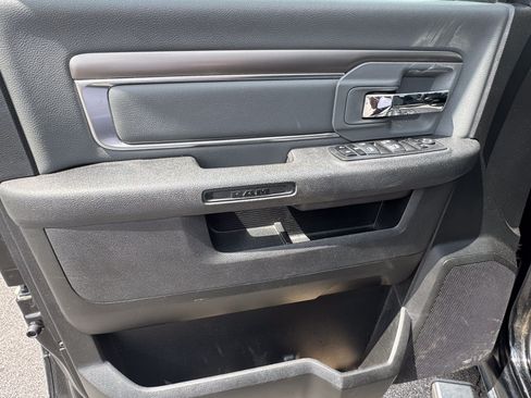 Used 2021 RAM 1500 Classic SLT RWD image 6
