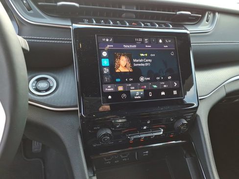 Used 2023 Jeep Grand Cherokee Altitude image 22