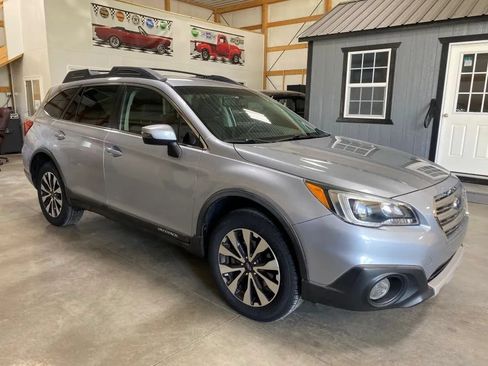 Used 2015 Subaru Outback 2.5i Limited AWD/4WD image 3