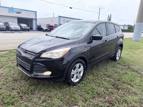 Used 2014 Ford Escape SE FWD image 2