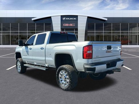 Used 2018 GMC Sierra 2500 Denali w/ Duramax Plus Package image 3