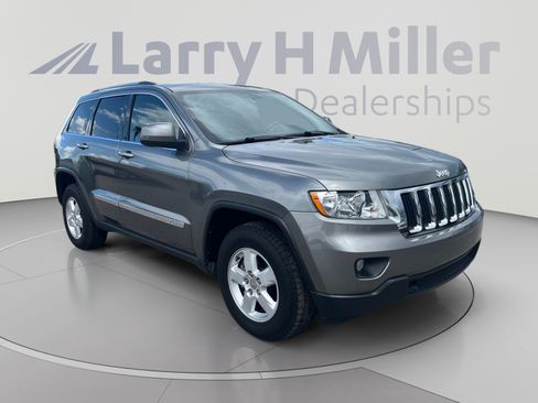 Used 2013 Jeep Grand Cherokee Laredo w/ Laredo E Group AWD/4WD image 7