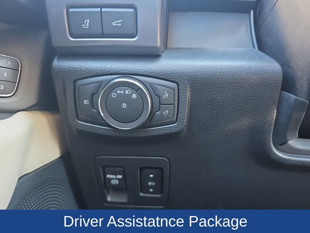 Used 2018 Ford Expedition Max Platinum RWD image 18