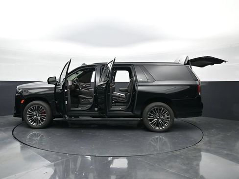 Used 2023 Cadillac Escalade ESV V AWD/4WD image 47